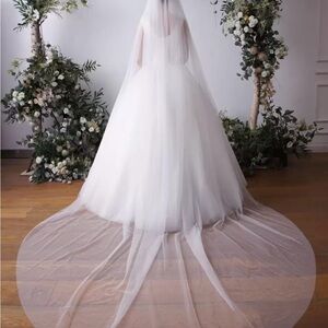 Elegant White Bridal veil